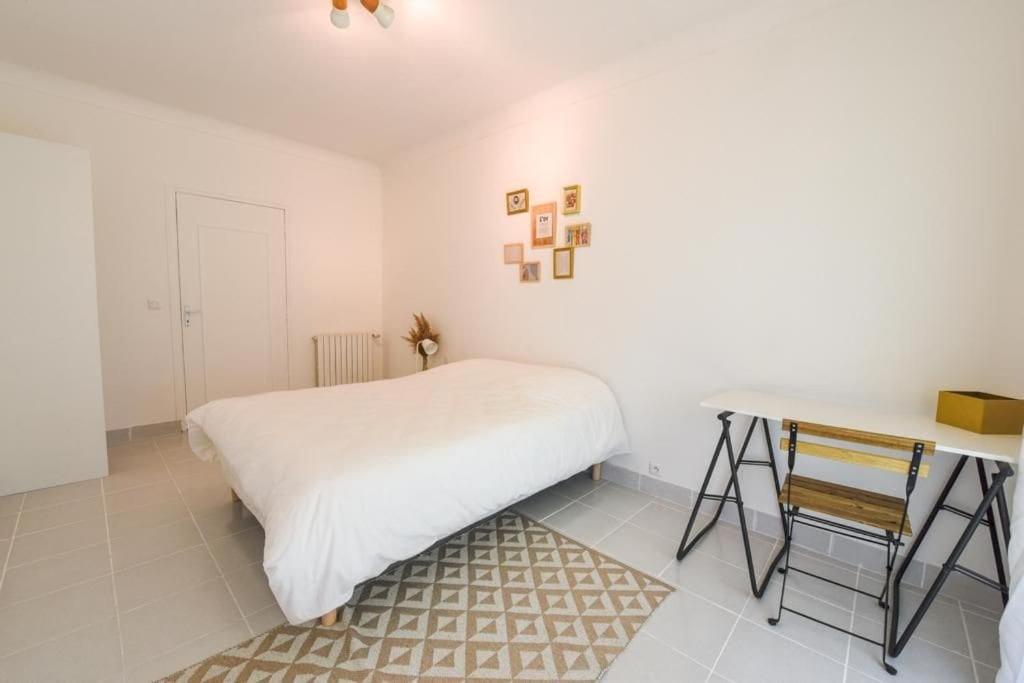 Charmant Logement Plein Pied Au Coeur Du Village Castelculier Exteriör bild