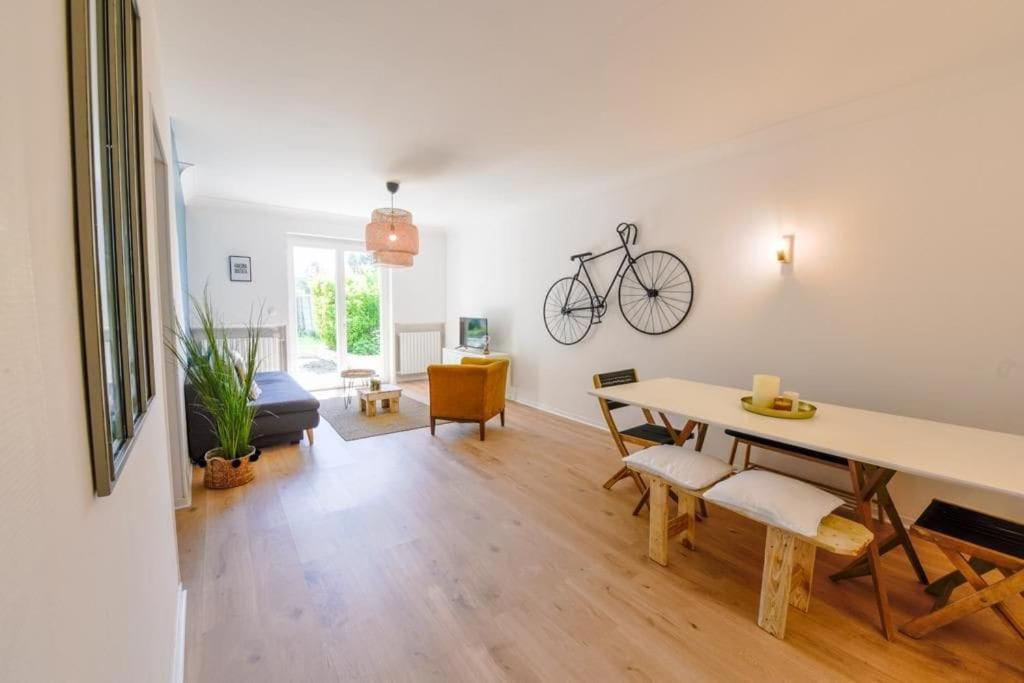Charmant Logement Plein Pied Au Coeur Du Village Castelculier Exteriör bild