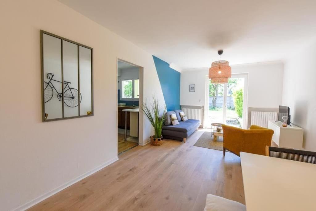 Charmant Logement Plein Pied Au Coeur Du Village Castelculier Exteriör bild