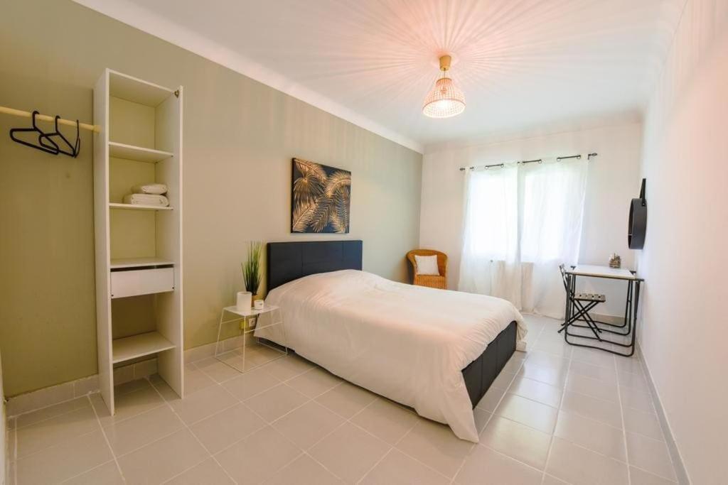 Charmant Logement Plein Pied Au Coeur Du Village Castelculier Exteriör bild